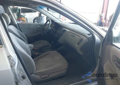 2002 Honda Accord 2.3 Lx из США, поврежденный, VIN 3HGCG665X2G702292